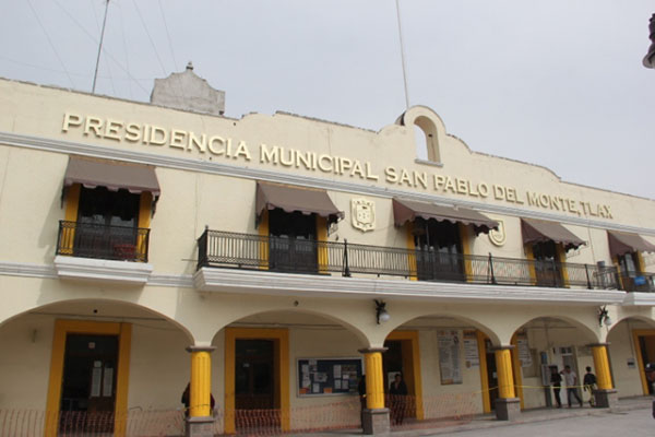 Liberan trabajadores presidencia municipal de San Pablo del Monte